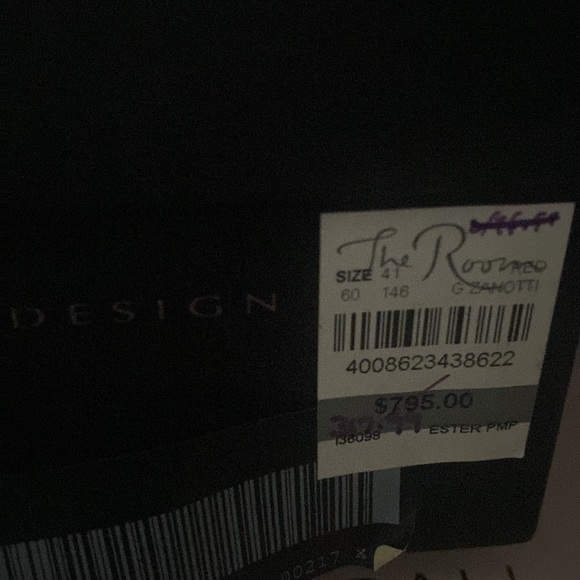 Stud heels - Picture 5 of 5